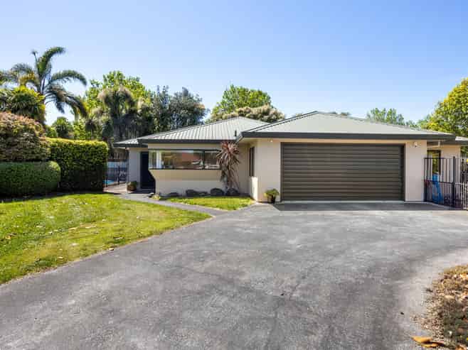 28 Bouverie Crescent, Flagstaff