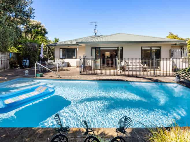 28 Bouverie Crescent, Flagstaff