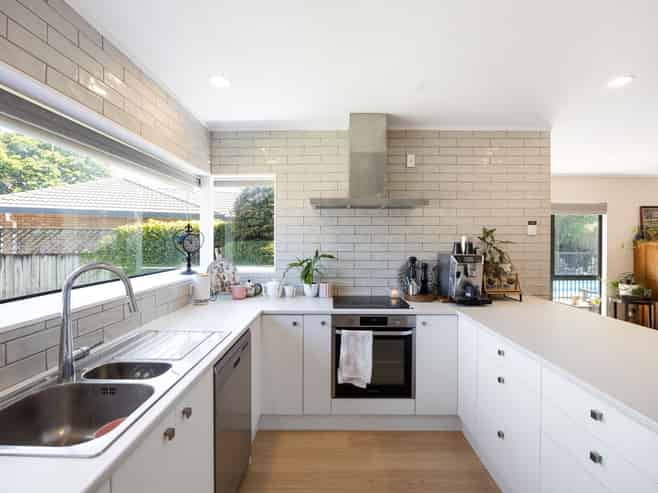 28 Bouverie Crescent, Flagstaff