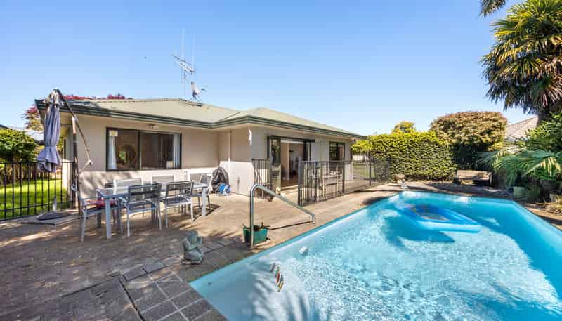 28 Bouverie Crescent, Flagstaff