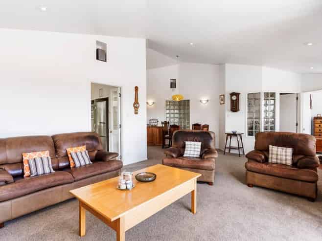 8 Webb Place, Forrest Hill