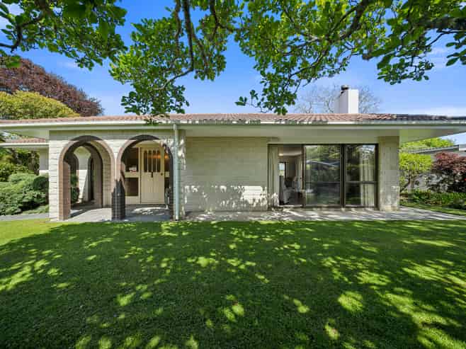 18 Sunny Glen, Waikanae