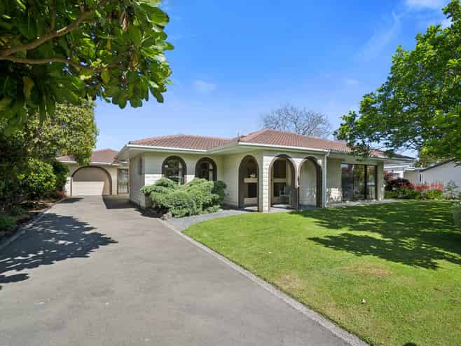 18 Sunny Glen, Waikanae