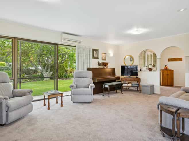 18 Sunny Glen, Waikanae