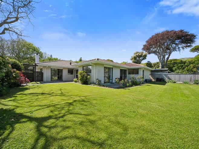 18 Sunny Glen, Waikanae