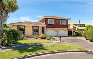  15 Sonning Place, Redwood