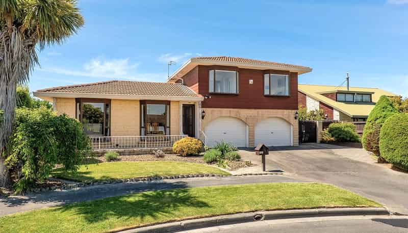  15 Sonning Place, Redwood