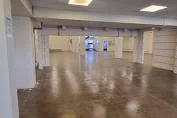 Adelaide Retail With High Visibility