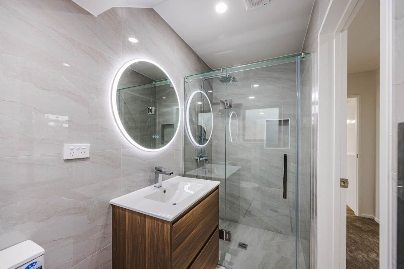 Spacious, Modern Living for the Whole Family - Altro