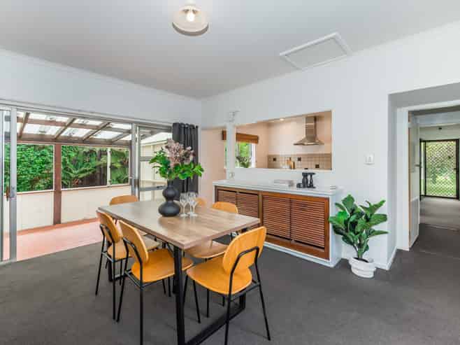 16 Dale Road, Raumati South