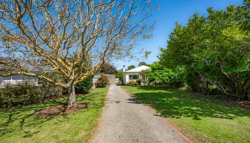 16 Dale Road, Raumati South