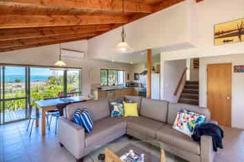 49 Tahatai Road, Oneroa