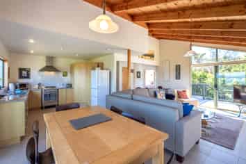 49 Tahatai Road, Oneroa