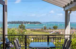 49 Tahatai Road, Oneroa