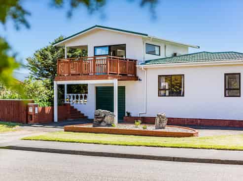 3 Toru Road, Paraparaumu Beach