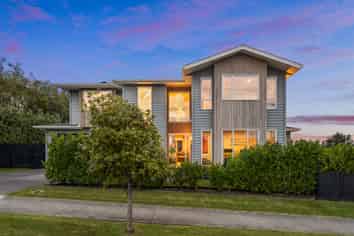 2 Boocock Crescent, Orewa