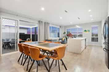 2 Boocock Crescent, Orewa