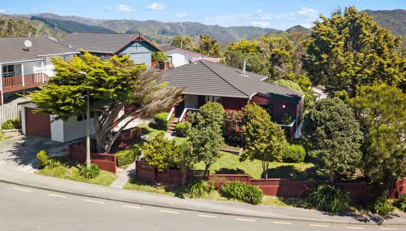 102 Montgomery Avenue, Karori