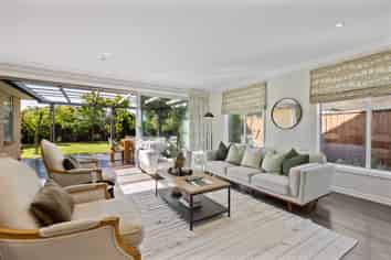 18 Ernest Place, Brightwater