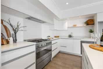 18 Ernest Place, Brightwater