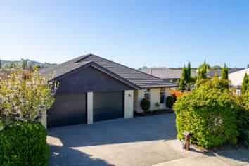 18 Ernest Place, Brightwater