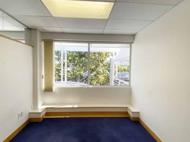 Affordable office, premium Strand location