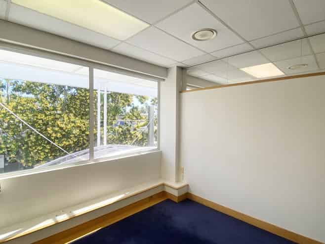 Affordable office, premium Strand location