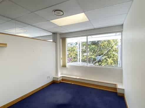 Affordable office, premium Strand location