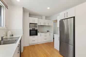 3 Quiet Street, Te Atatu South