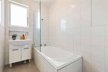 3 Quiet Street, Te Atatu South