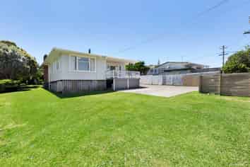 3 Quiet Street, Te Atatu South