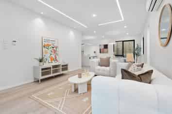 5/129 Arran Road, Browns Bay