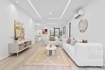 4/129 Arran Road, Browns Bay