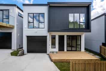 2/129 Arran Road, Browns Bay