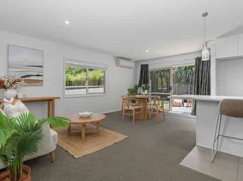 2 Peter Burke Way, Pyes Pa