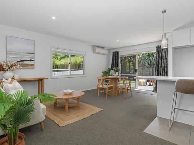 2 Peter Burke Way, Pyes Pa