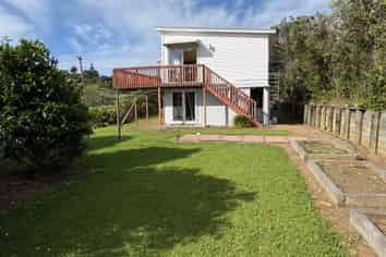 26 Alison Road, Surfdale