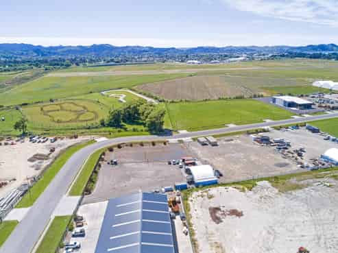 Industrial returns with dual tenancy