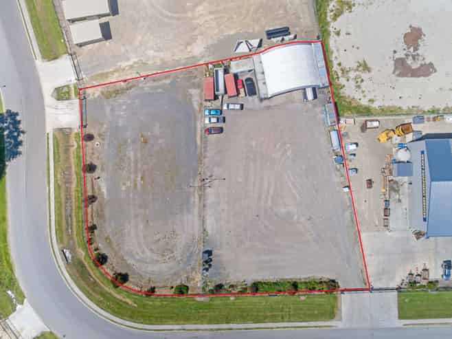 Industrial returns with dual tenancy