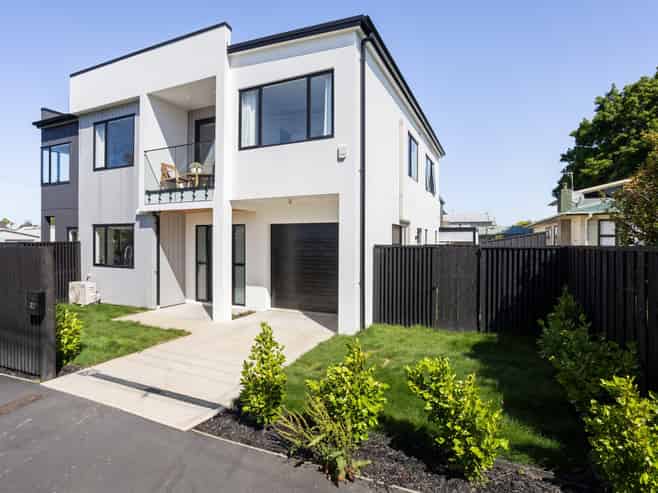 32 Pulham Crescent, Queenwood