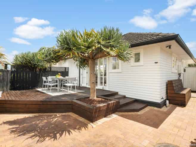 22 Strid Road, Te Atatu South