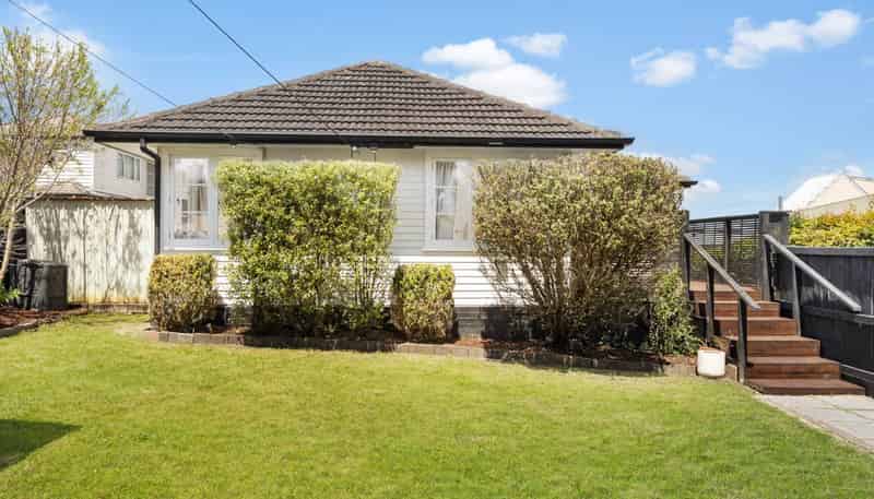 22 Strid Road, Te Atatu South