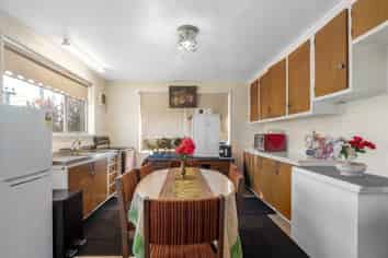 1/402 Hereford Street, Linwood