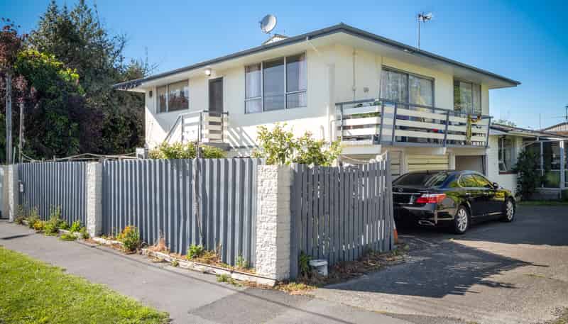 1/402 Hereford Street, Linwood