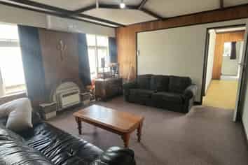 241 Botanical Road, Takaro