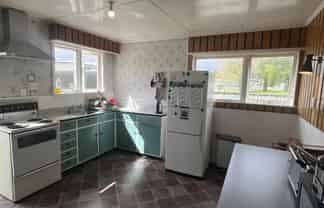 241 Botanical Road, Takaro