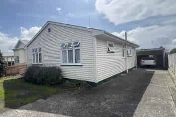 241 Botanical Road, Takaro