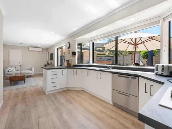 89 Landing Drive, Albany