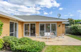 37 Princeton Parade, Albany