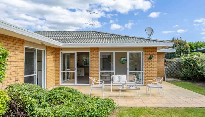 37 Princeton Parade, Albany